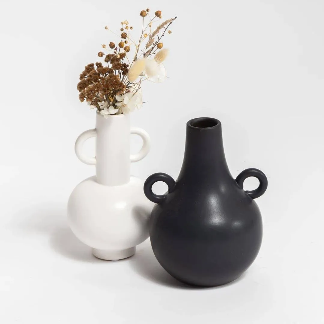 Black Sven Vase (21cm)