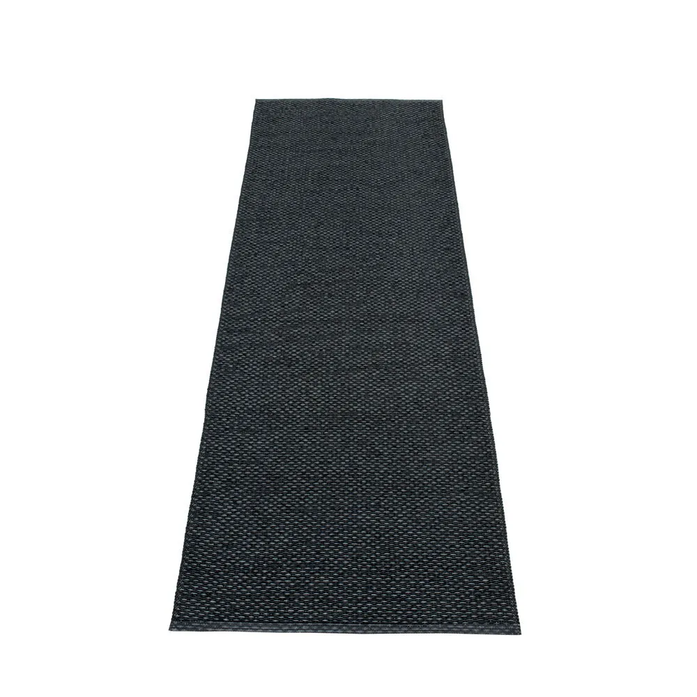 East Hampton Plastic Floor Mats Black/Metallic (Multiple Sizes)